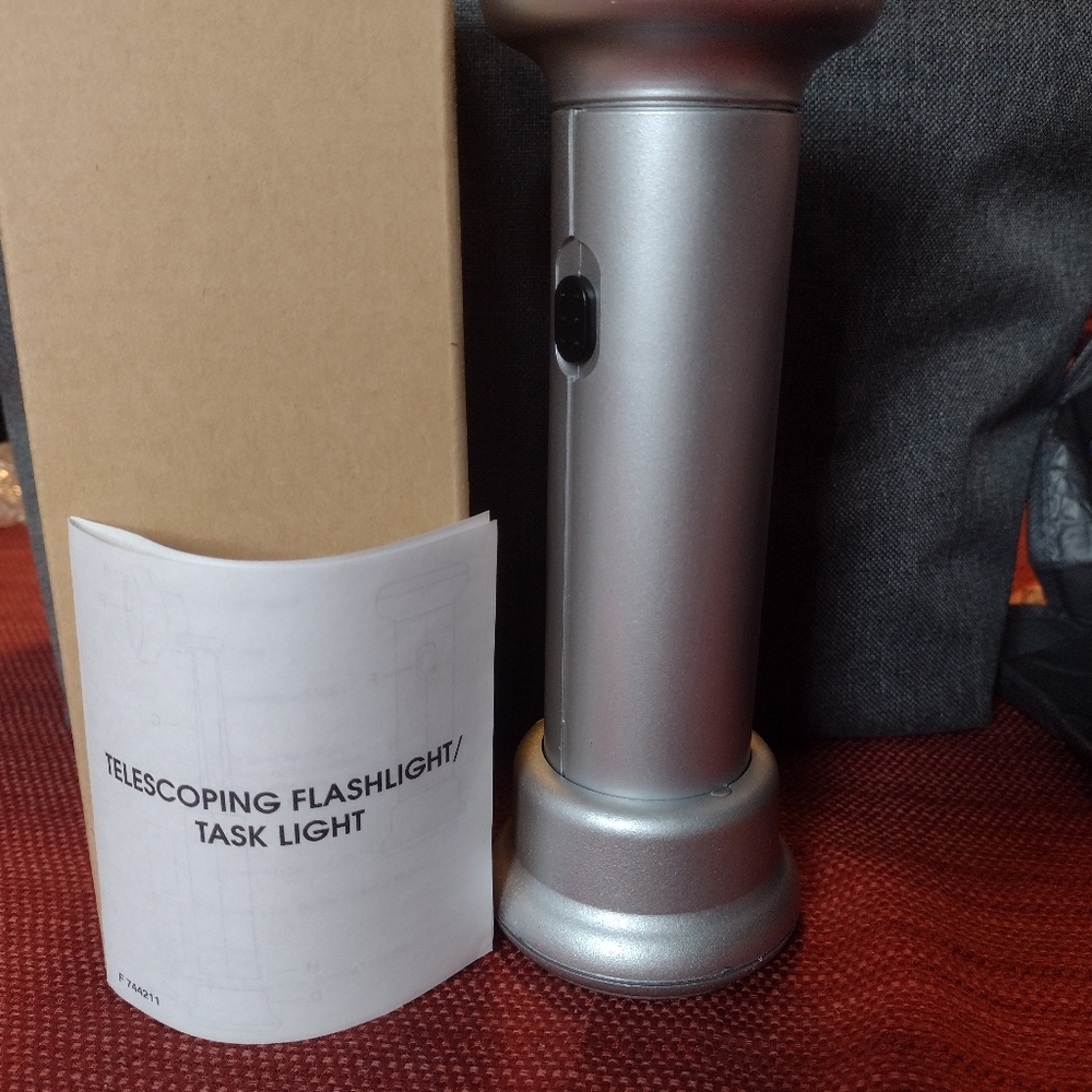 Telescope/Flashlight Task Light Avon NEW - Picture 3 of 3